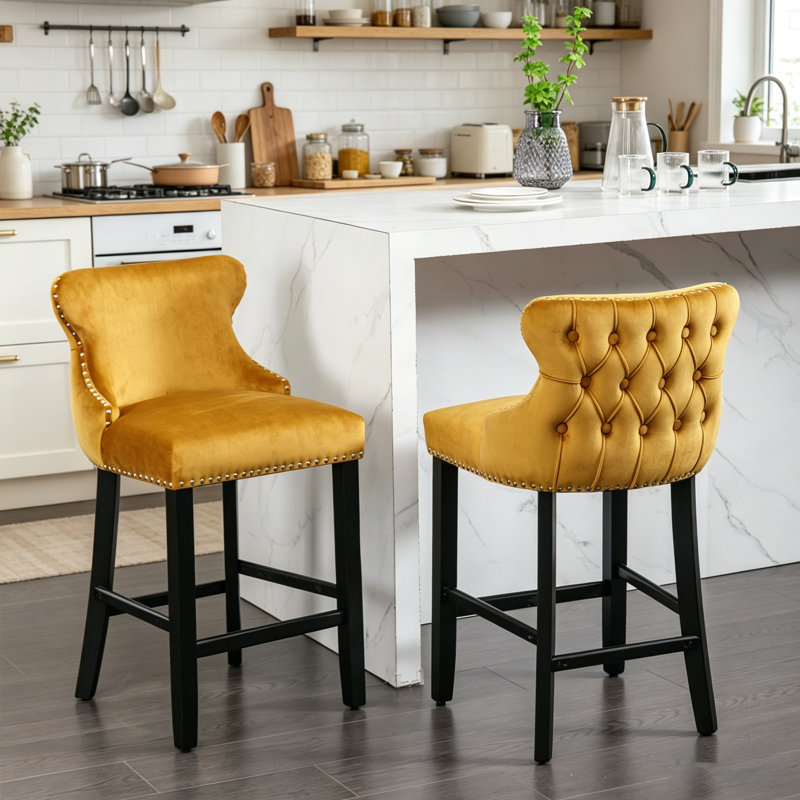 Tabourets de bar contemporains rembourrés en velours avec capitonnage à boutons et pieds en bois pour une assise élégante et confortable
