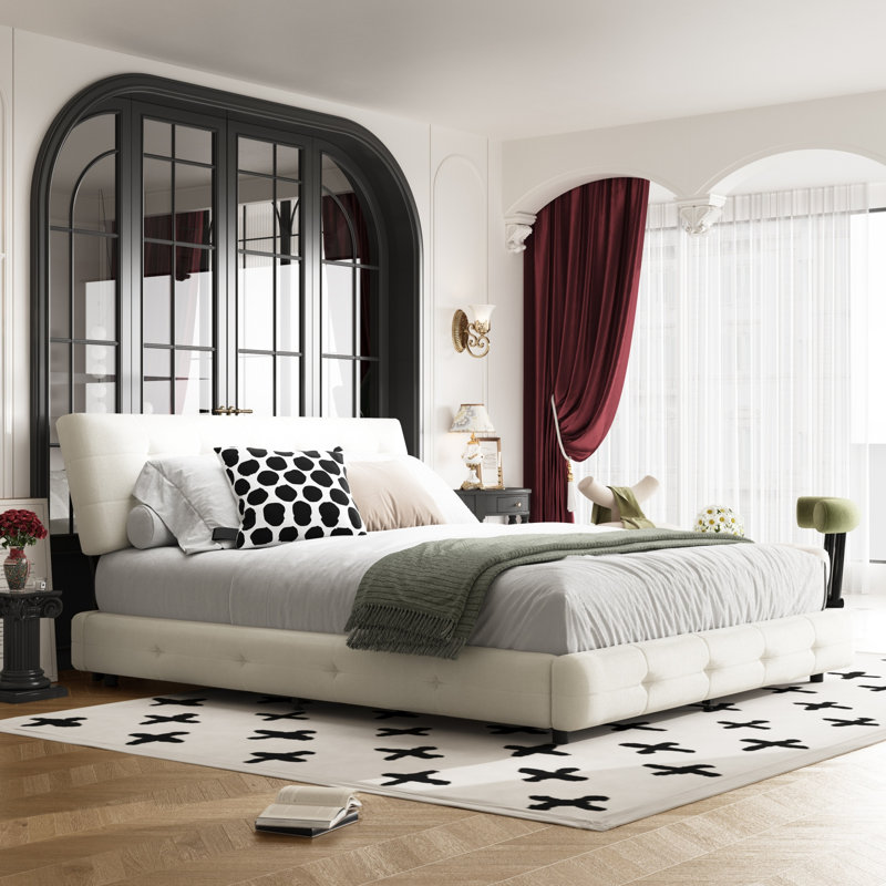 Lit plateforme capitonné en chenille - Relaxation et stabilité dans un grand lit