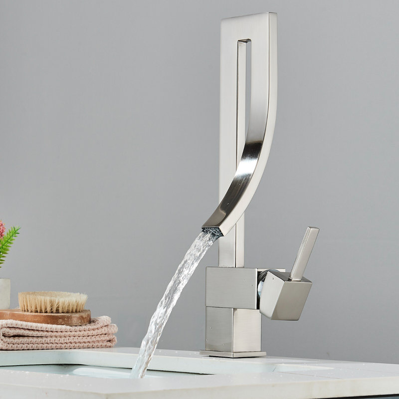 Robinet de lavabo haut en nickel brossé Mosson avec sortie cascade et poignée latérale simple