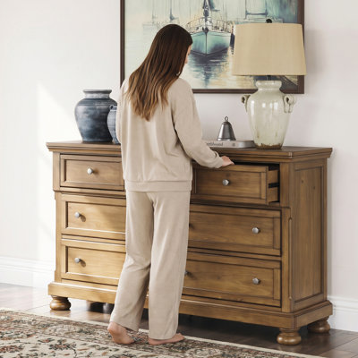 Giefer Dresser
