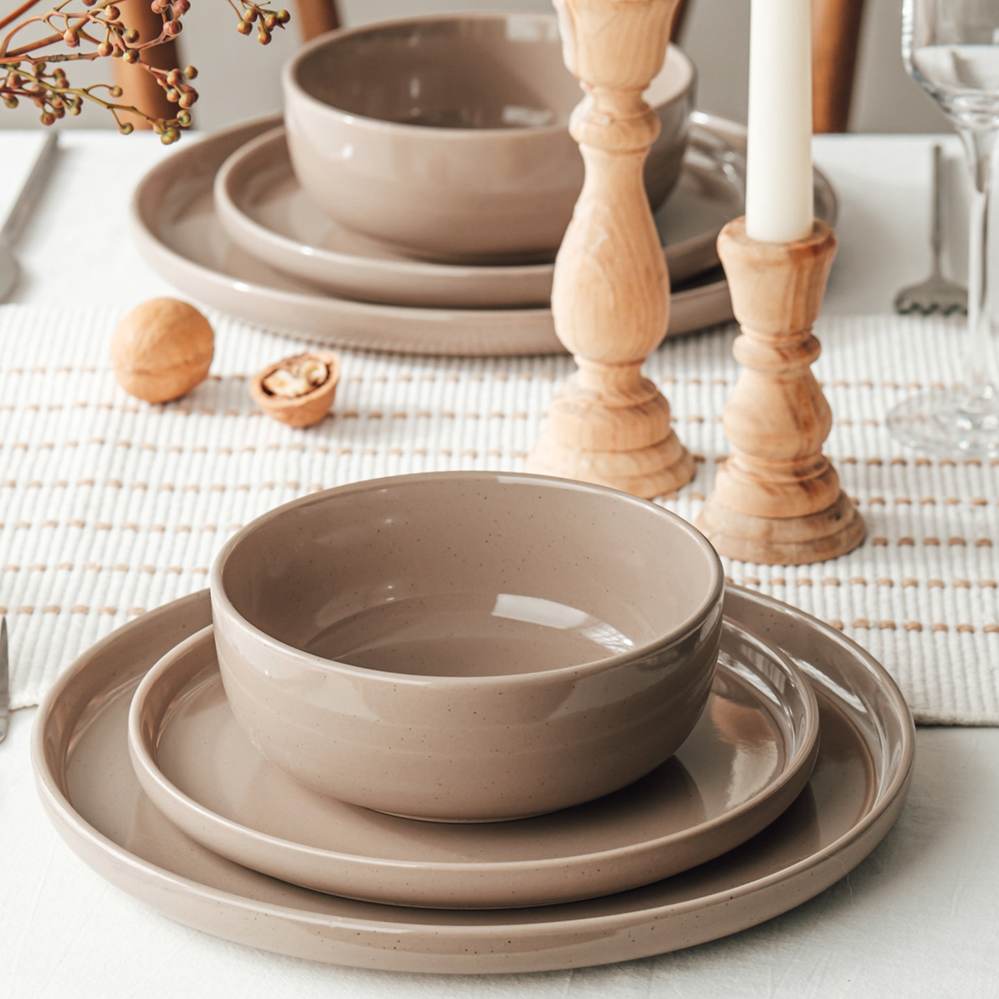 Famiware 24 Piece Stoneware Dinnerware Set - Service for 8, Brown