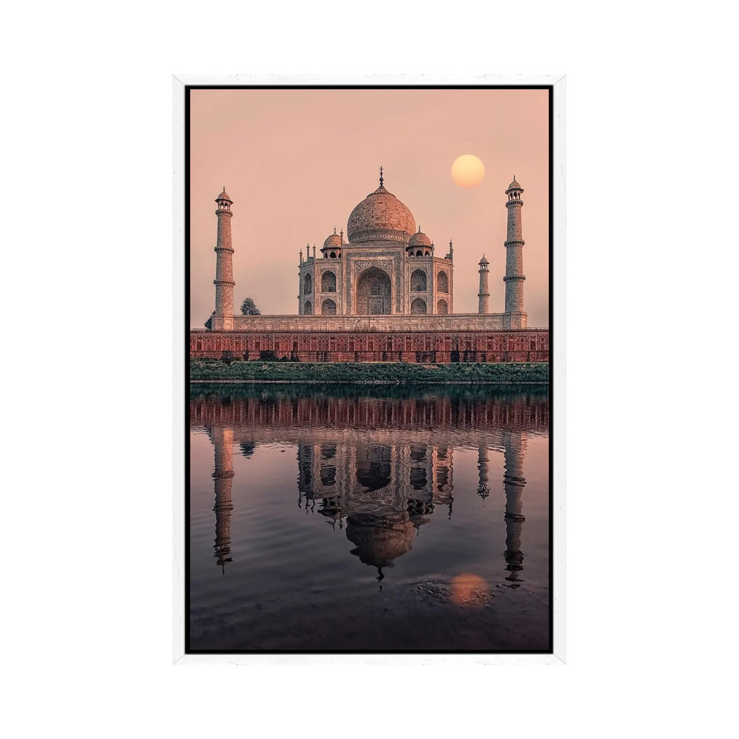 Taj Mahal Sonnenuntergang von Manjik Pictures - Galerie-umwickelte Leinwand Giclée auf Leinwand