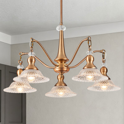 Lustre rétro 5 lumières AF3DDA8FB5BC4904B95ECB6D948EF7D0 avec abat-jour en verre transparent texturé et finition laiton antique pour la salle à manger et l'îlot de cuisine