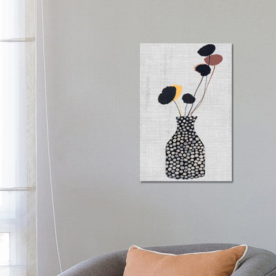 «Decorated Vase with Plant II» par Melissa Wang - peinture sur toile tendue
