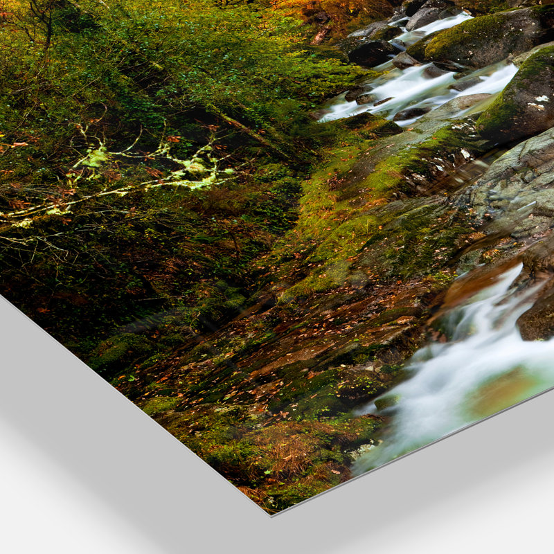 «Flowing River in Autumn», reproduction de photo sur toile tendue, H 28 po x l 60 po x P 1,5 po, Toile tendue