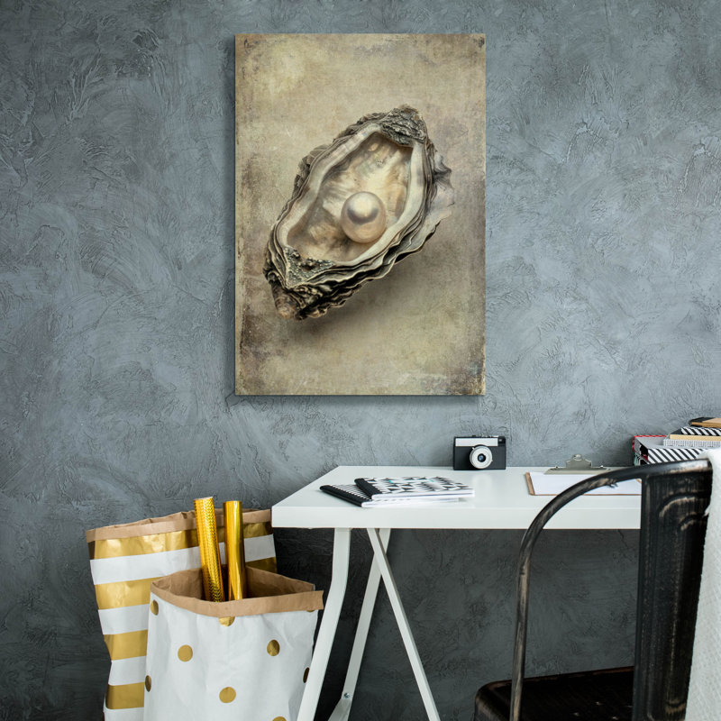 «Antique Shell» par Svetlana Aleynikova, art mural sur toile, H 26 po x l 18 po