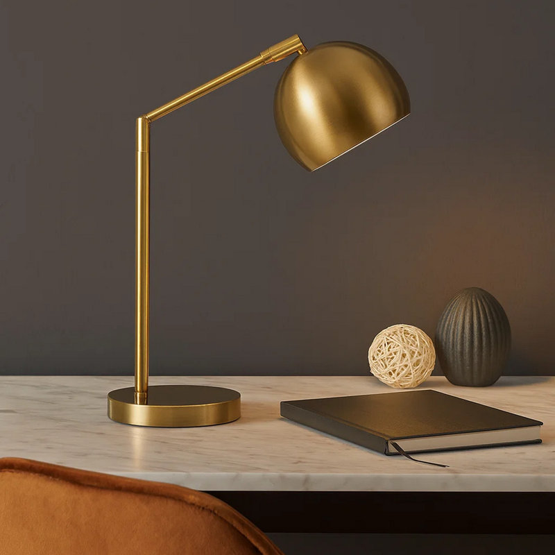 Lighting, H 19 po, lampe de table, métal doré, abat-jour doré, contemporain, H 18,5 po x l 10,75 po