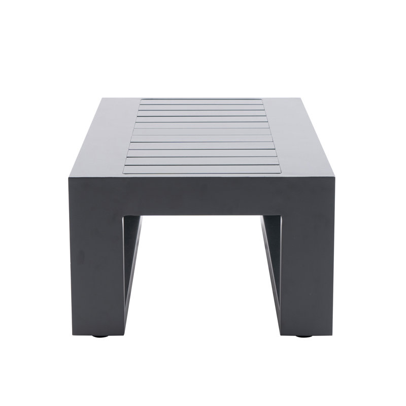 Petite table basse d'extérieur en aluminium