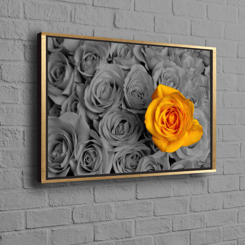 Imprimé rose jaune sur toile de coton pour un décor minimaliste - idéal comme cadeau réfléchi ou élégant accent floral dans votre espace de vie