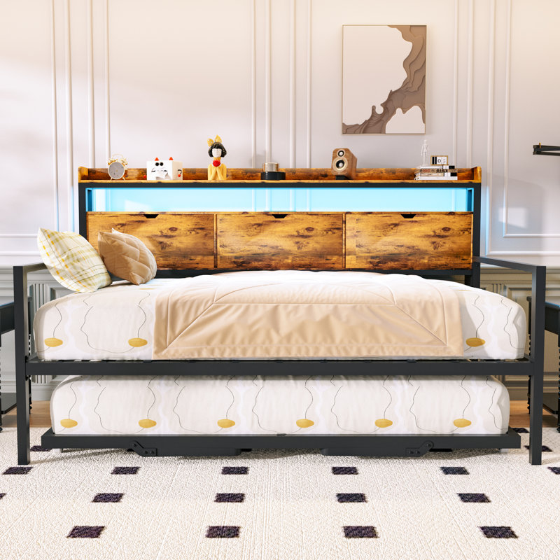 Daybed With Pop Up Trundle With Charging Station