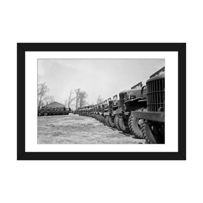 Reproduction de photo sur toile tendue, "april 19 1941 align row jeeps fort fort dix nj"