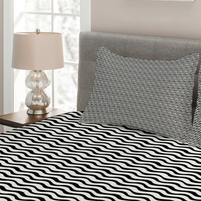 Traditional Polyester Chevron / Zig Zag Coverlet, King Bedspread + 2 Shams