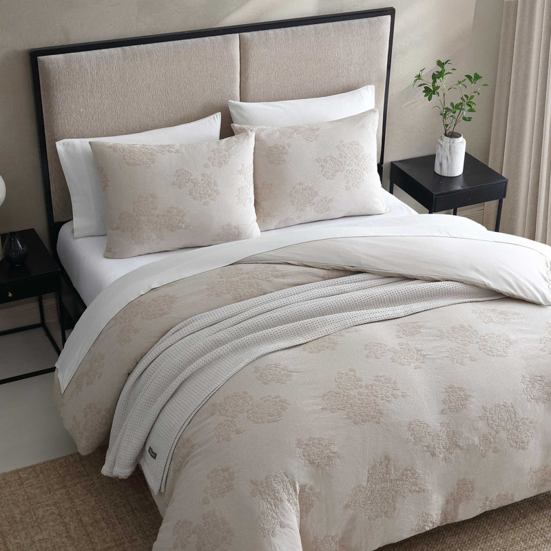 Vera Wang Roses Beige Cotton Duvet Cover Set, Queen Duvet Cover + 2 Standard Shams