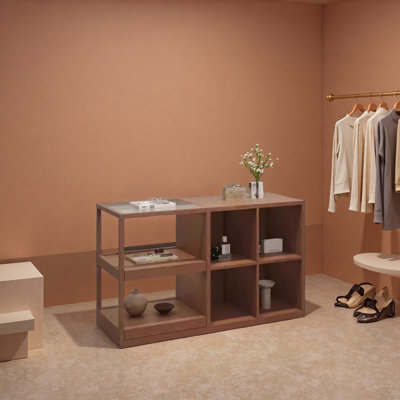 Table de présentation de magasin de vêtements rétro