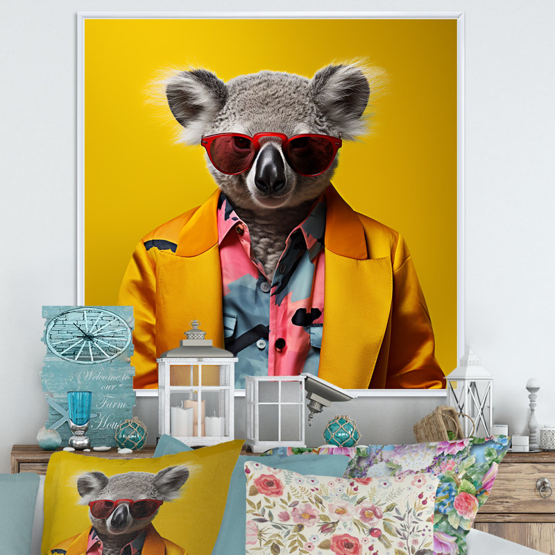 Jaune en costume Koala I - Koala, art mural animal, Cadre flottant blanc, H 36 po x l 36 po x P 1,5 po