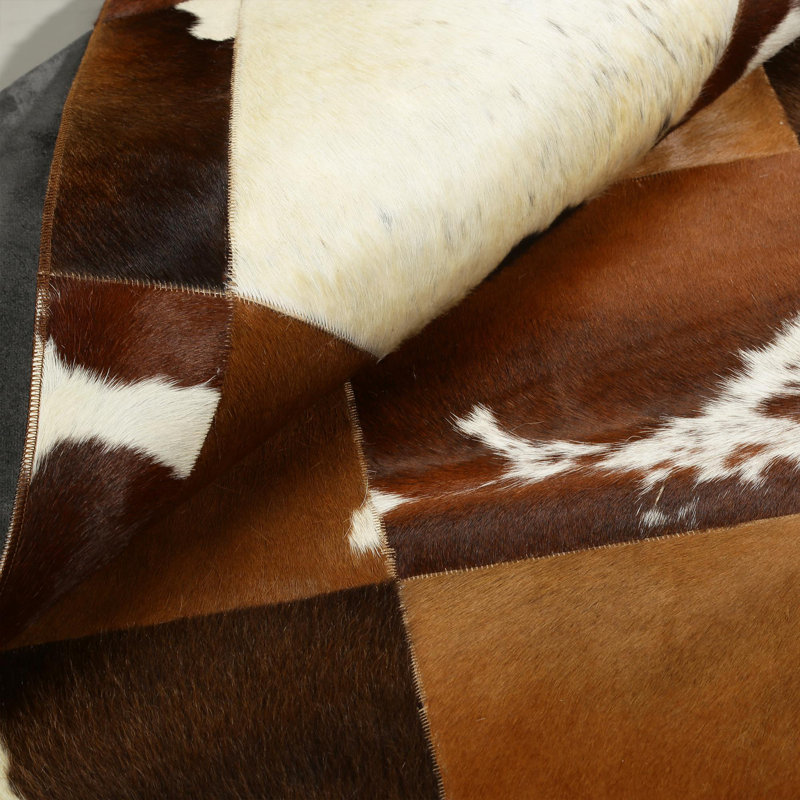 Tapis en cuir de vache véritable fait à la main en patchwork de tapis en cuir naturel tricolore de style occidental doux 2 x 7,6 pi