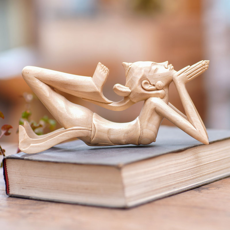  Sculpture de femme en bois flexible faite à la main