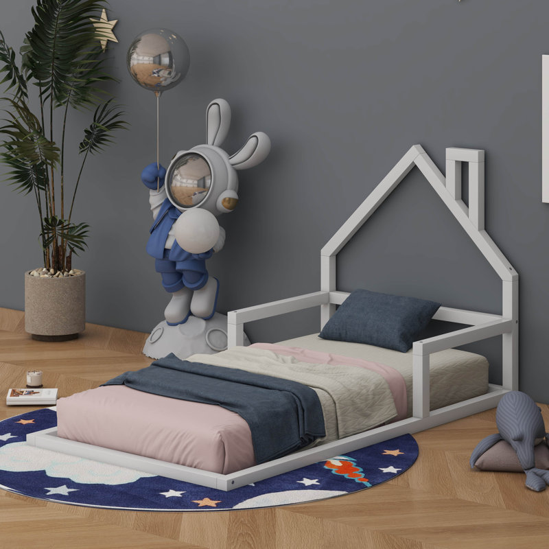 Lit simple en bois avec tête de lit en forme de maison, Blanc