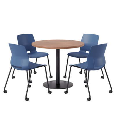 Ensemble repas pour quatre personnes