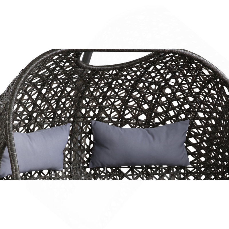 Chaise suspendue confortable et élégante pour se détendre à l'extérieur