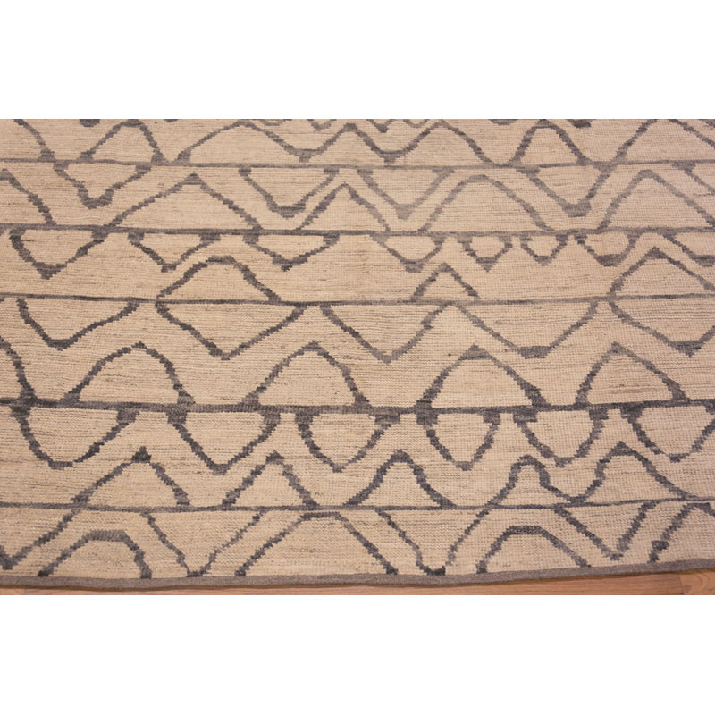 Nazmiyal Collection Oversized Modern Chevron Rug