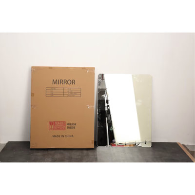 Miroir de salle de bain - Brouillard et imperméable. R50 Miroir argenté de 5 mm. Imagerie HD, résistant à l'eau. Installez rapidement horizontalement / verticalement. 29,59 po de largeur. 40,32 po de profondeur 0,61 po de haut. 21,04 lb de brouillard