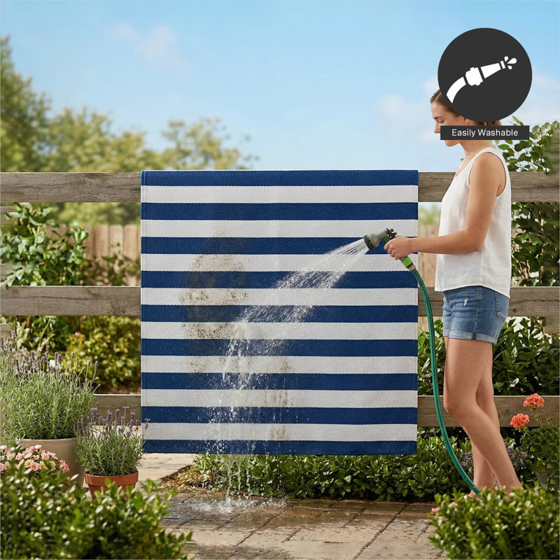 Coastal Striped Modern - Imperméable, résistant à la décoloration, réversible - Plastique recyclé - Balcon de terrasse - Bleu / blanc rayé Brittany