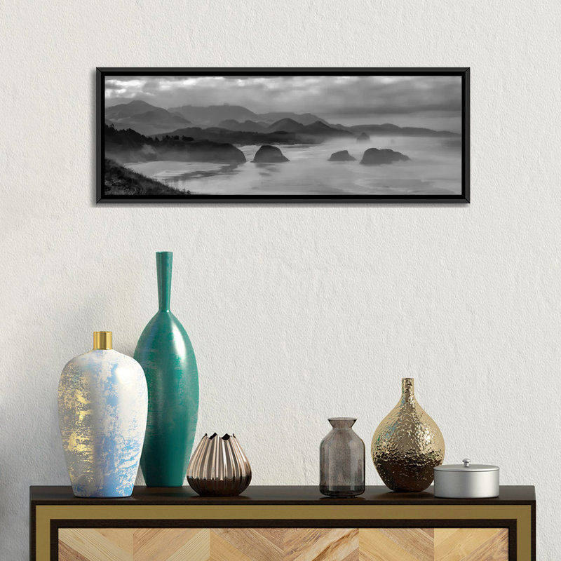 «Mist in the Morning», reproduction de photo sur toile, H 12 po x l 36 po x P 1,5 po, Toile avec cadre noir
