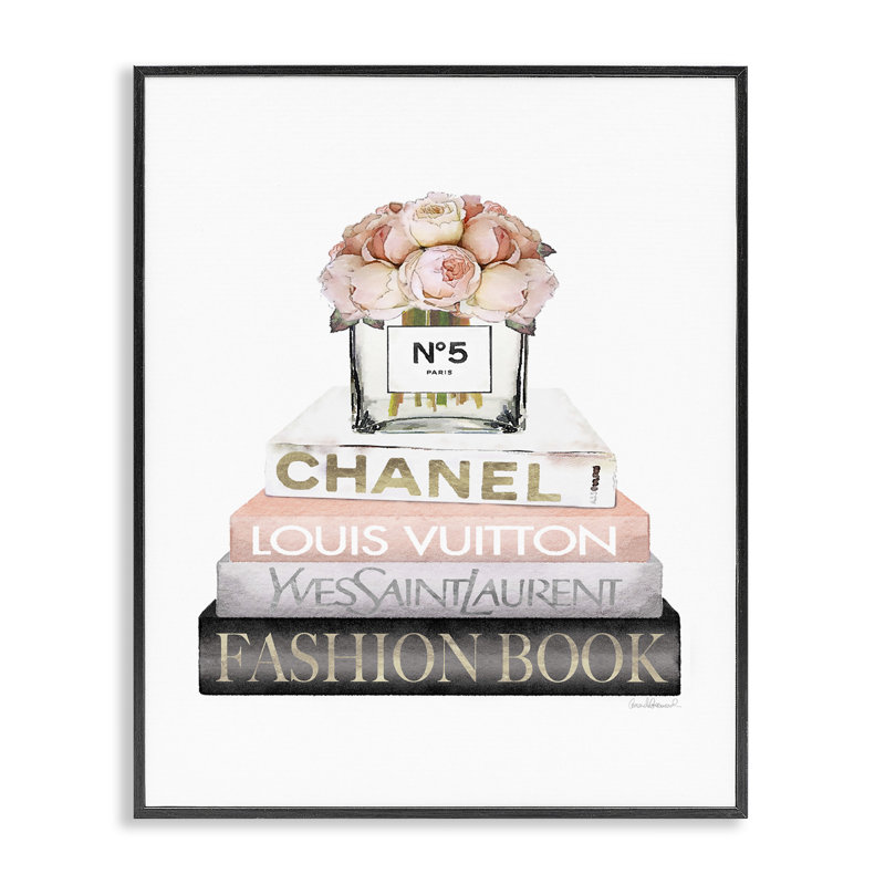 Pile de livres rose par Amanda Greenwood, Giclée encadrée noir minuit, H 20 po x l 16 po x P 1,5 po
