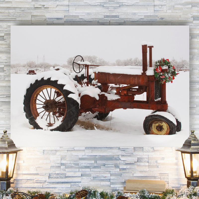 «Christmas Tractor» par Parvez Taj - impression sur toile tendue, H 20 po x l 16 po x P 1 po