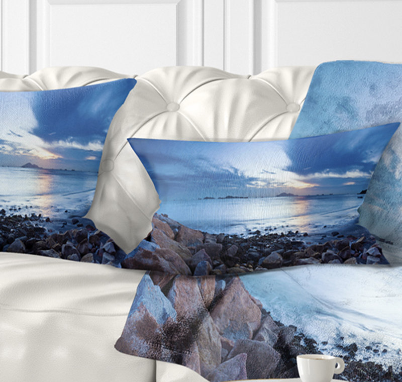 Coussin Blue Sea Sunset on Sandy Coastline - Sea & Shore, Rectangle, 12 po x 20 po