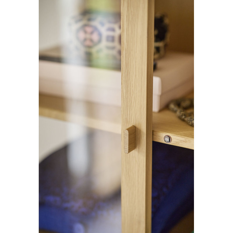 Boderne Display Stand