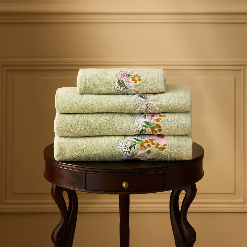 Orchidee Bath Towel