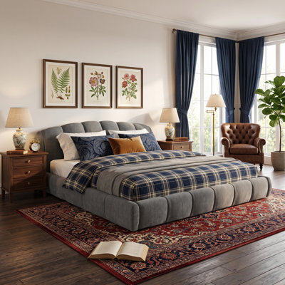 Lit plateforme tapissier très grand contemporain gris foncé en chenille avec tête de lit courbée et structure à profil bas rembourré