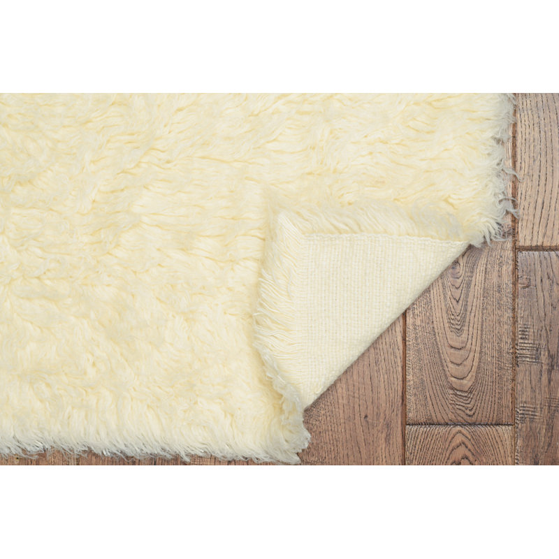 Natural 6' x 9' Handmade Wool Flokati Rug