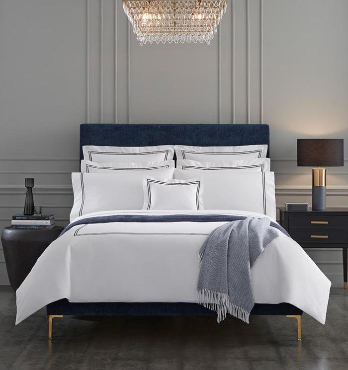 Grande Hotel Sham, White/Navy, Standard