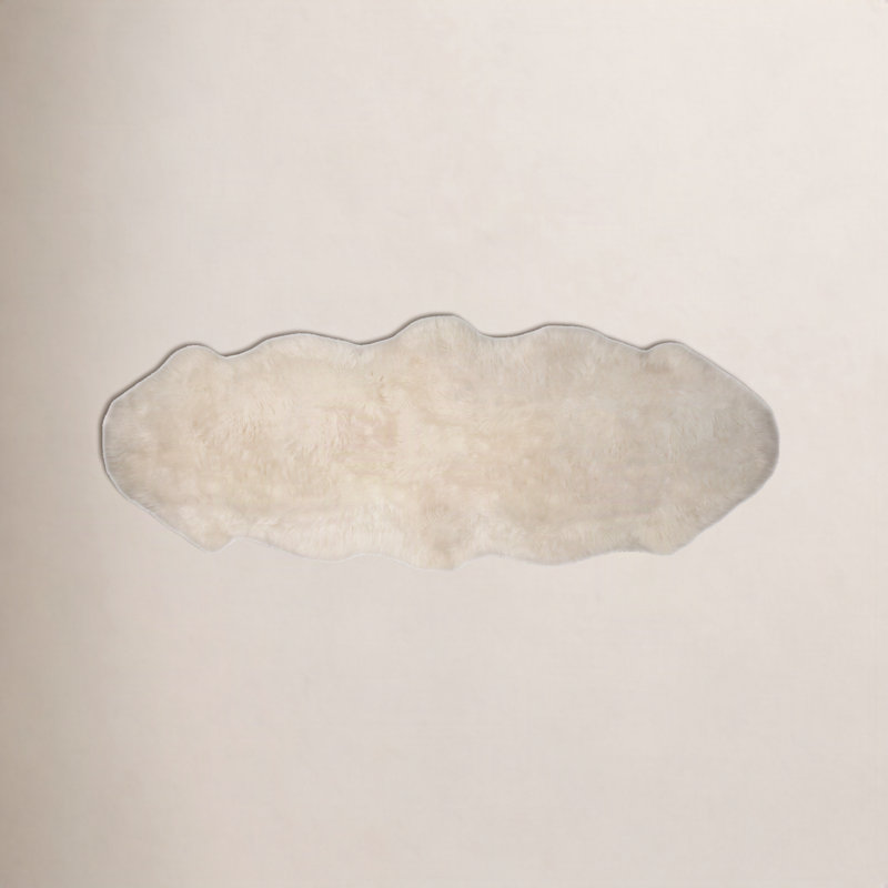 Fris Sheepskin Indoor Rug, Novelty 2' x 5'6"