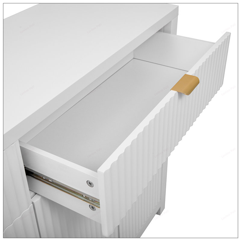 Buffet chic avec plusieurs solutions de rangement pour des espaces de vie élégants et organisés, Blanc