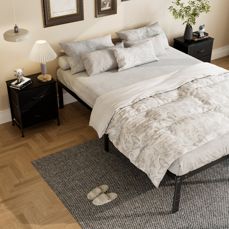 Lutherville 3 Piece Bedroom Set Metal Platform Bed And Nightstand Set, Black, Queen