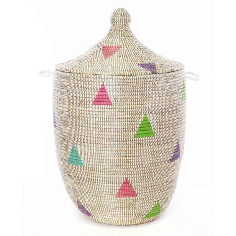 Grand panier à linge blanc en forme de triangles