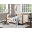 Lit de jour simple Kyra avec garniture cloutée, bois de chêne clair, tissu beige