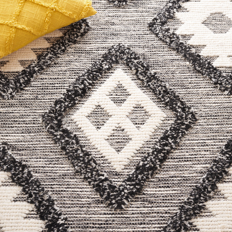 Brynnan Area Rug, Rectangle 5' x 8'