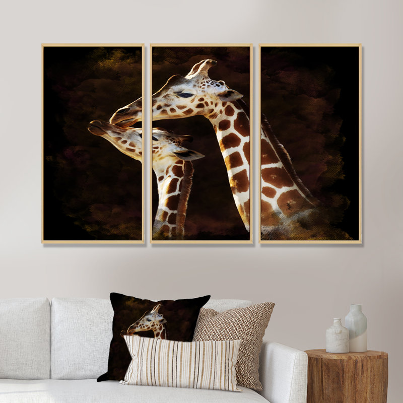 Portrait of Two Giraffes Kissing I - 3 pièces, reproduction sur toile, H 28 po x l 36 po x P 1 po, Cadre brun
