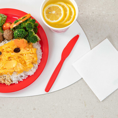Restaurantware Plastic Serrated Knife 10 Count 7 Inch Lightweight Red Break-Resistant Polycarbonate Knife, Dishwasher-Friendly Cutlery for Cafeterias