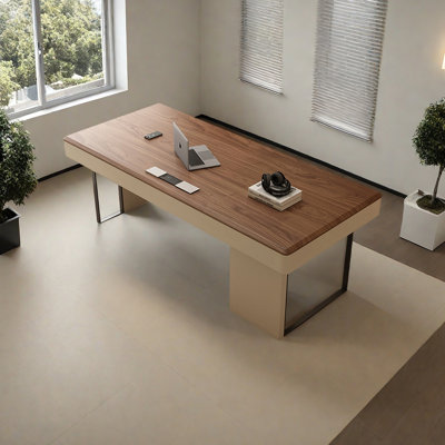 Bureau en bois massif de style rétro