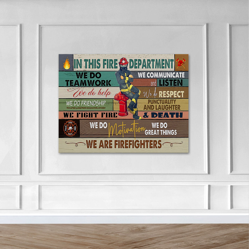 Un pompier assis sur un extincteur - Dans ce service d'incendie, nous sommes pompiers - 1 pièce, impression d'art graphique rectangulaire sur toile tendue