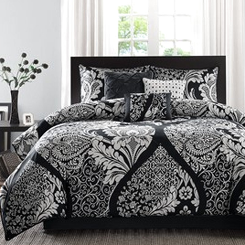 Édredon pour grand lit 7 pièces - noir. Motif élégant en coton. Rembourrage. 2 taies décoratives, 3 coussins, 1 édredon, . Grandes pièces lavables à la machine. Remplir. Literie décorative facile d'entretien