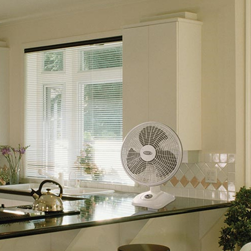 16" Oscillating Floor Fan