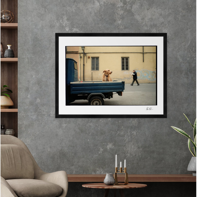 Lucca Waiting par Tim Klein - Photographie avec cadre photo