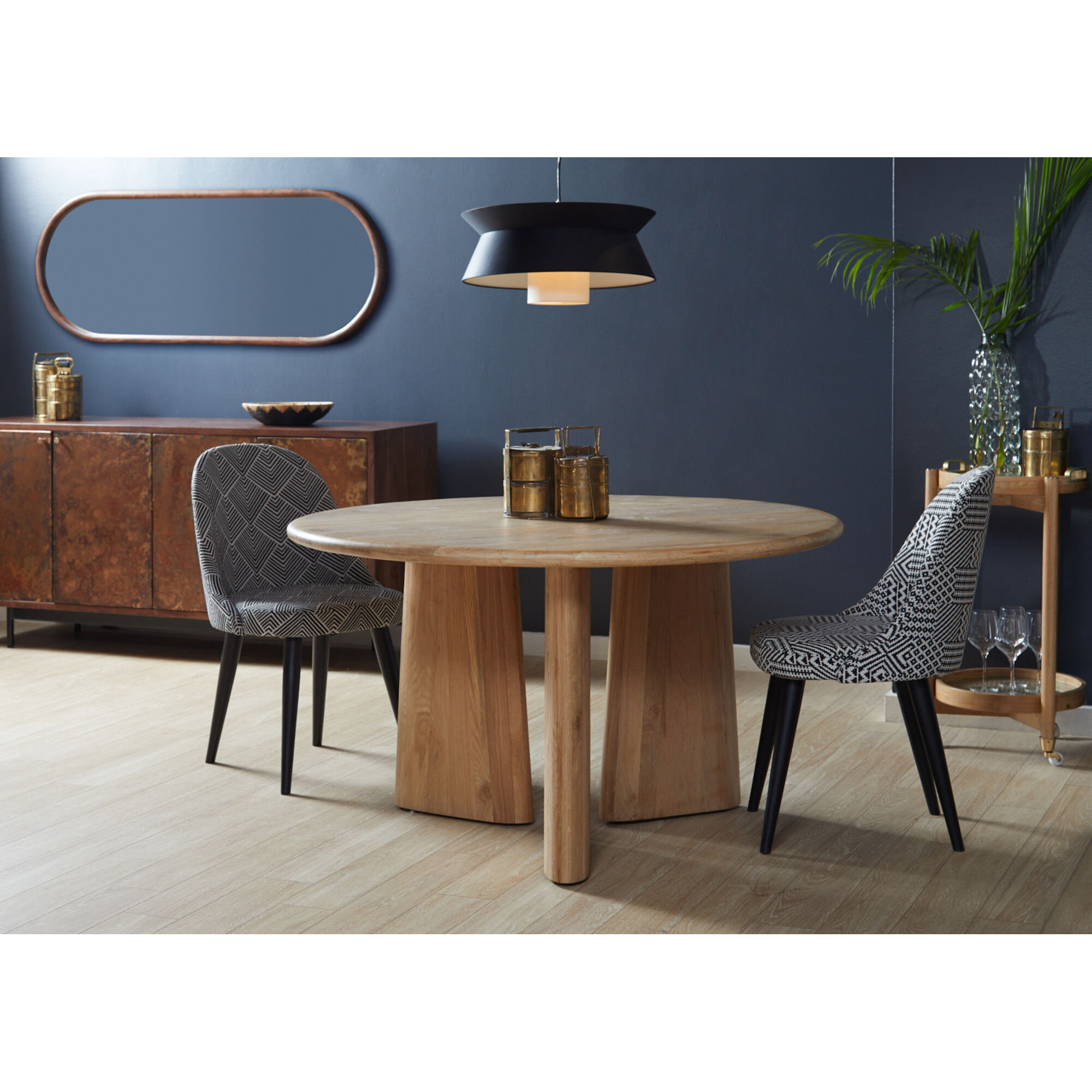 Daymon 52'' Round Dining Table